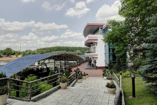 Vista esterna del ristorante europeo di lusso — Foto Stock