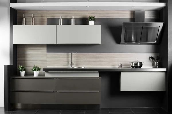 yeni modern bir mutfak