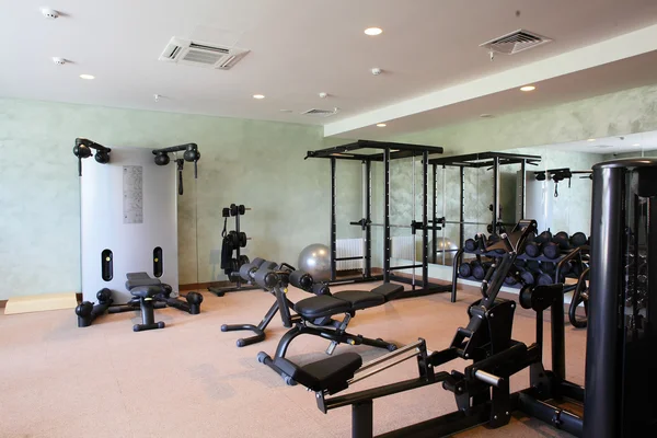 Gimnasio luminoso con muchas ventanas —  Fotos de Stock