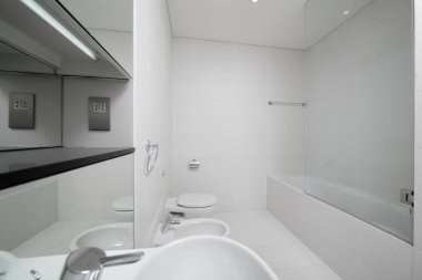 aydınlık ve temiz Avrupa tuvalet