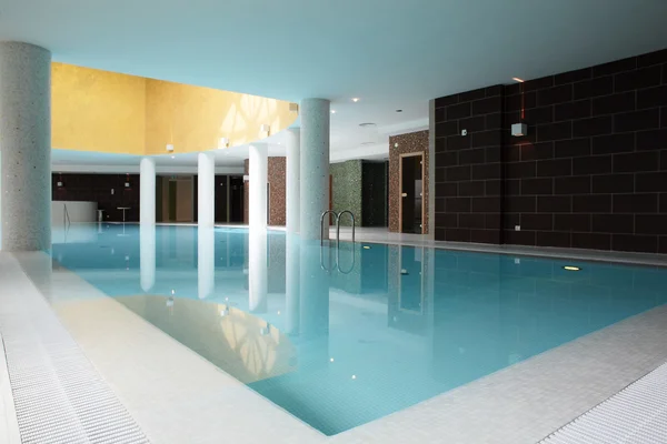 Swiming pool inside building — Stock Photo, Image