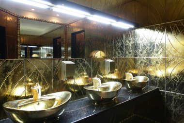 aydınlık ve temiz Avrupa tuvalet