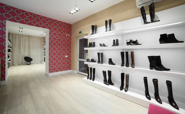 Luxe Europese schoenen winkel — Stockfoto