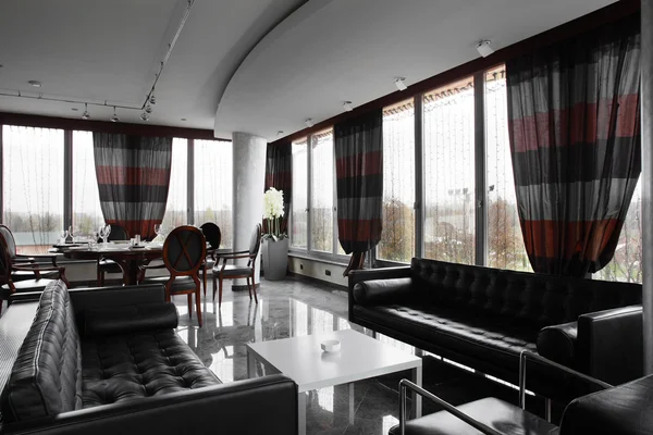 Minimalista mezzanine loft, a konyha, a nappali és a hálószoba ... A konyha étterem
