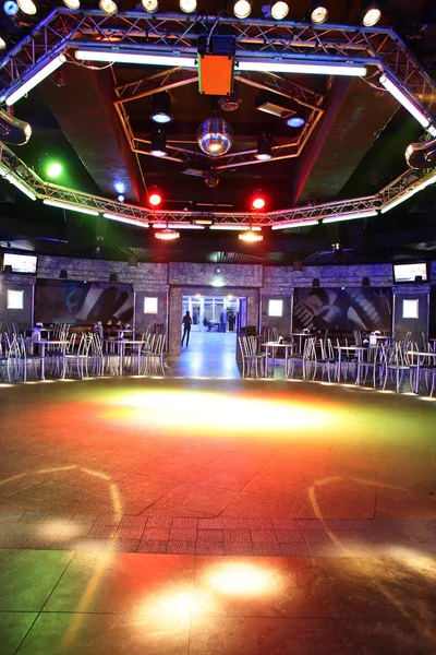 Clube noturno moderno em estilo europeu — Fotografia de Stock