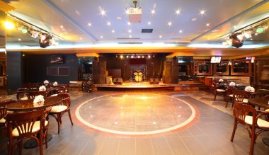 Avrupa tarzı modern gece kulübü