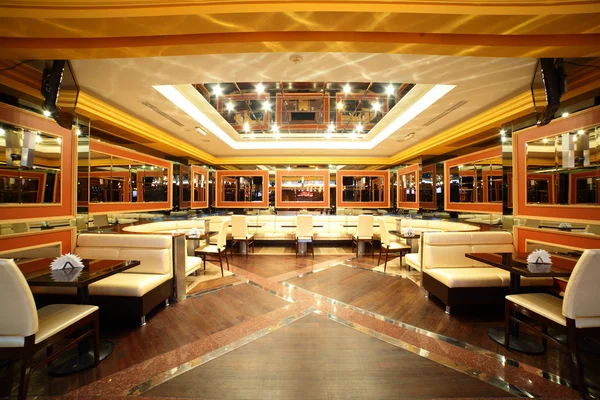 Avrupa tarzı modern gece kulübü