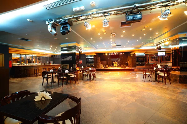 Avrupa tarzı modern gece kulübü
