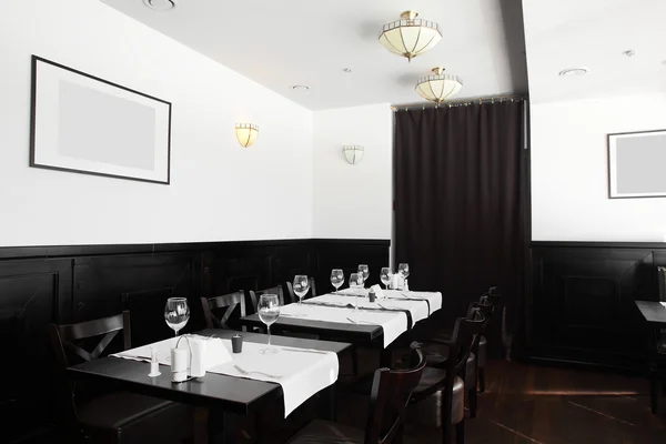 Krásný interiér moderní restaurace — Stock fotografie