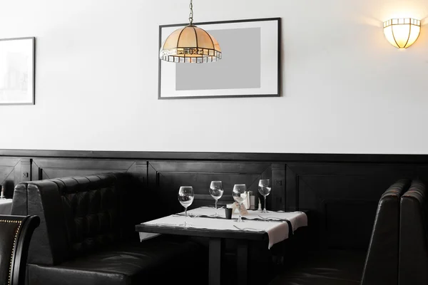 Vacker inredning i modern restaurang — Stockfoto