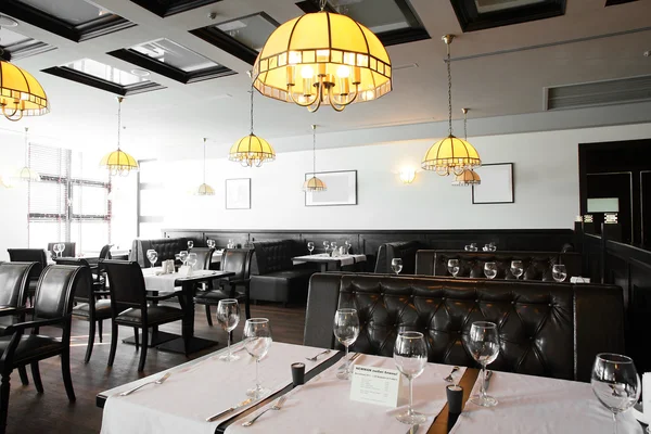 modern restoran güzel iç