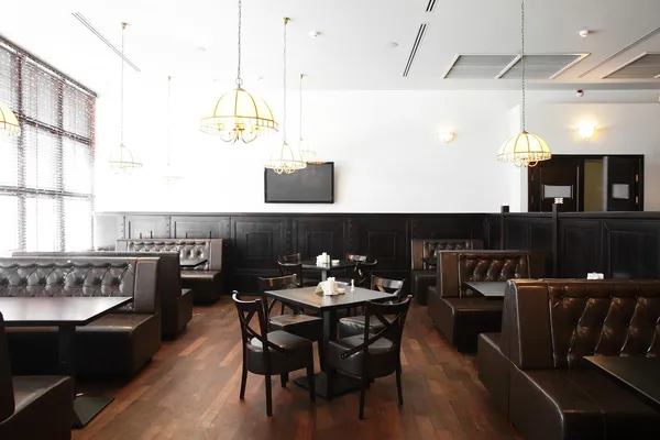 현대적인 레스토랑의 아름 다운 인테리어 — 스톡 사진