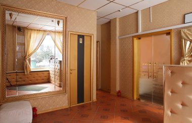 Avrupa Restoran sarı renklerde