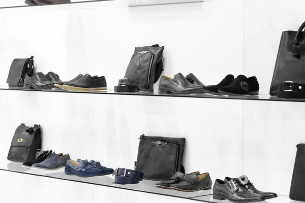 Interior of shoe store in modern european mall — Stock Photo, Image