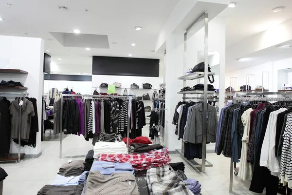 Nuevo interior de la tienda de tela — Foto de Stock