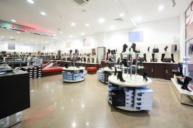 İç modern Avrupa alışveriş Ayakkabı mağazası
