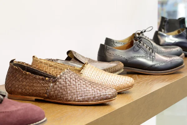 Interior of shoe store in modern european mall — Stock Photo, Image