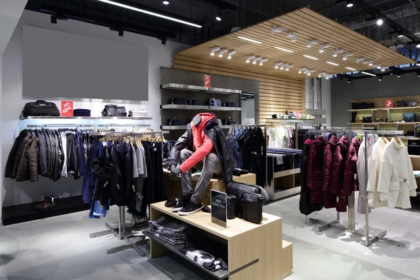 Nuevo interior de la tienda de tela — Foto de Stock