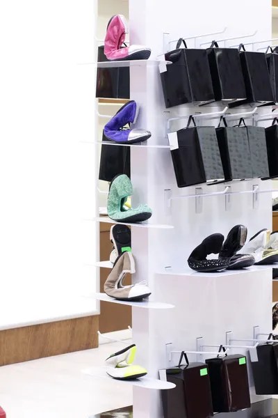 İç modern Avrupa alışveriş Ayakkabı mağazası — Stok fotoğraf
