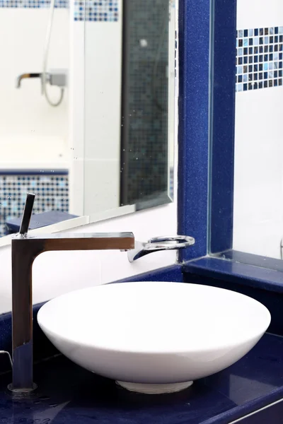 Inre av modern toalett i europeisk stil — Stockfoto