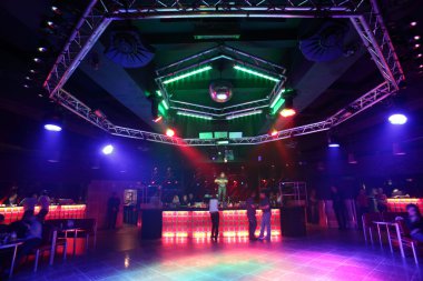 güzel bir Avrupa gece kulübü iç