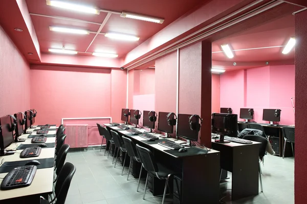 Im roten Stil Innenraum Computerclub — Stockfoto