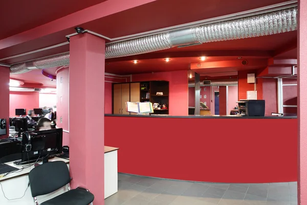 Im roten Stil Innenraum Computerclub — Stockfoto