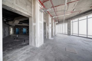 dubai üstündeki çiğ beton iç