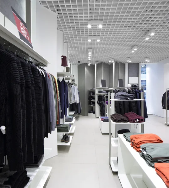 Tout nouvel intérieur de magasin de tissu — Photo