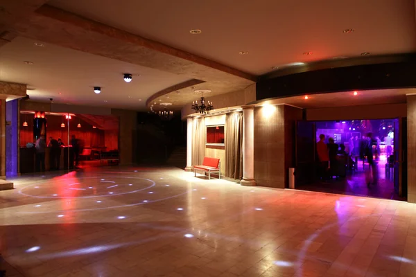 Schöner europäischer Nachtclub-Innenraum — Stockfoto