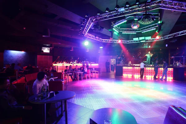 Hermoso club nocturno europeo interior —  Fotos de Stock