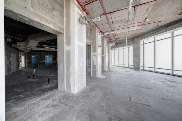 Rå betong interiör överst i dubai — Stockfoto