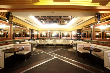 güzel bir Avrupa gece kulübü iç