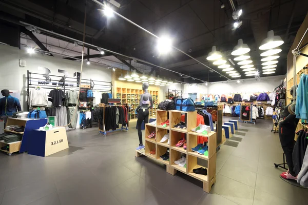 Nuevo interior de la tienda de tela —  Fotos de Stock