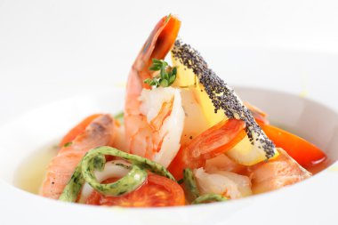 parlak zemin üzerine lezzetli çorba