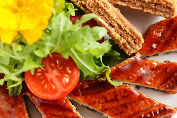 Kalter und schmackhafter europäischer Salat — Stockfoto