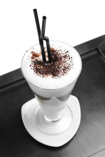 Káva v šálku na bílém pozadí — Stock fotografie