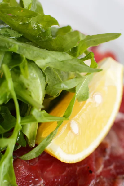 Salada europeia fria e saborosa — Fotografia de Stock