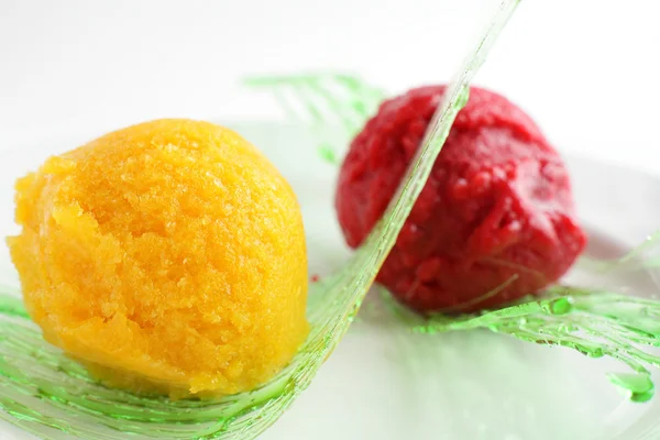 Sorbet from orange and strawberry — Stock Photo, Image
