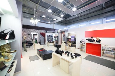 İç modern Avrupa alışveriş Ayakkabı mağazası
