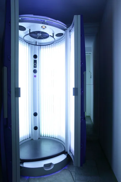 밝은 유럽 일광 욕실의 인테리어 — 스톡 사진