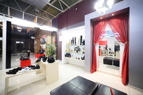 Interior of shoe store in modern european mall — Stock Photo, Image