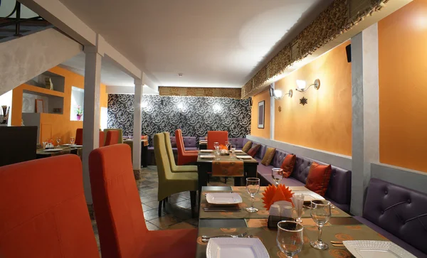 Europees restaurant in felle kleuren — Stockfoto
