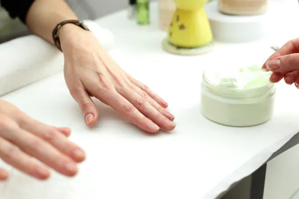 Cuidado de uñas sobre fondo blanco —  Fotos de Stock