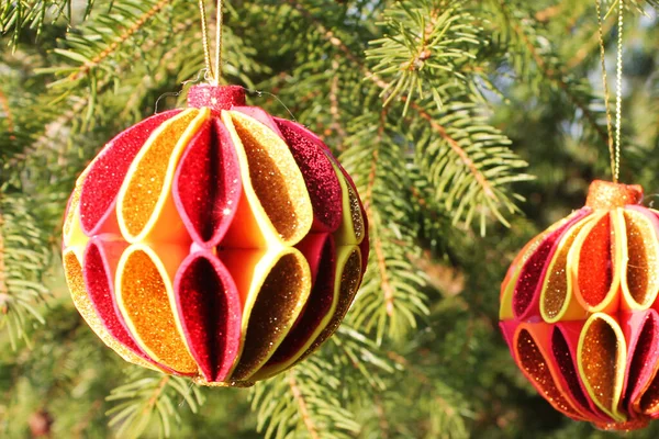 Runde Handgefertigte Spielzeuge Hängen Weihnachtsbaum — Stockfoto