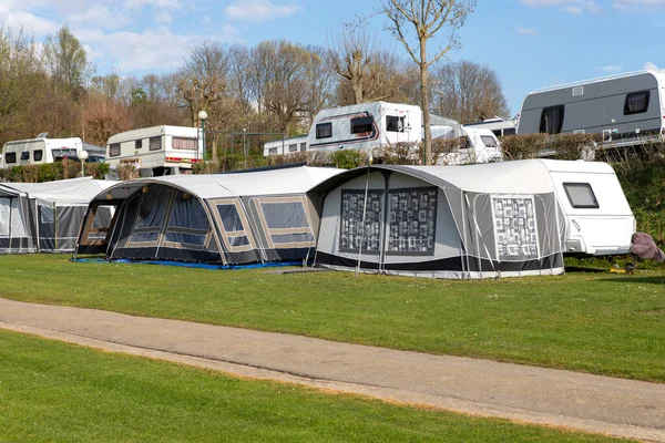 Husvagn Camping Vid Husvagnsparken Stockfoto