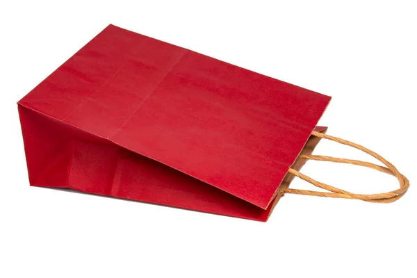 白い背景に隔離された赤い紙の市場バッグ生態学 — ストック写真
