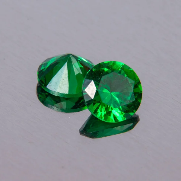 Elegante Redondo Verde Piedra Diamante Joyería Blanco —  Fotos de Stock
