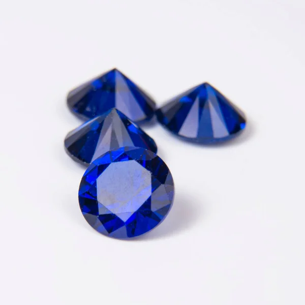 Elegante Redondo Azul Piedra Diamante Joyería Blanco —  Fotos de Stock