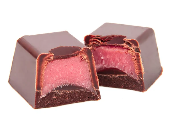 Bonbons Chocolat Bonbons Avec Remplissage Fraise Rose Isolé Sur Blanc — Photo
